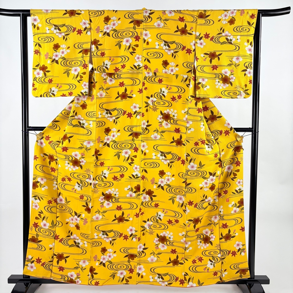 【在庫一掃】 小紋 身丈160cm 裄丈62.5cm S 袷 花井幸子 落款 桜 流水 金彩 黄色 正絹 名品 【中古】