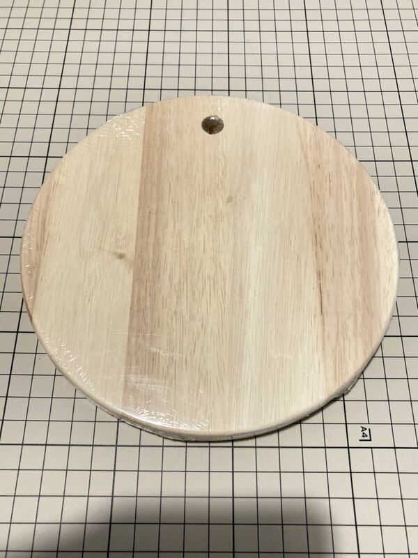 鍋敷き　木製　木製鍋敷　丸形　シンプル　未使用　天然木　18㎝　厚さ1.6㎝　白木　送料無料