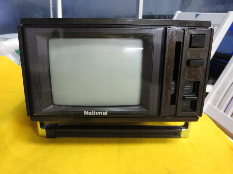 ナショナル　カラービデオ　モニター　TH6-X600　83年製　シリアルUJ3610256　アンテナ分波器付き　ジャンク品