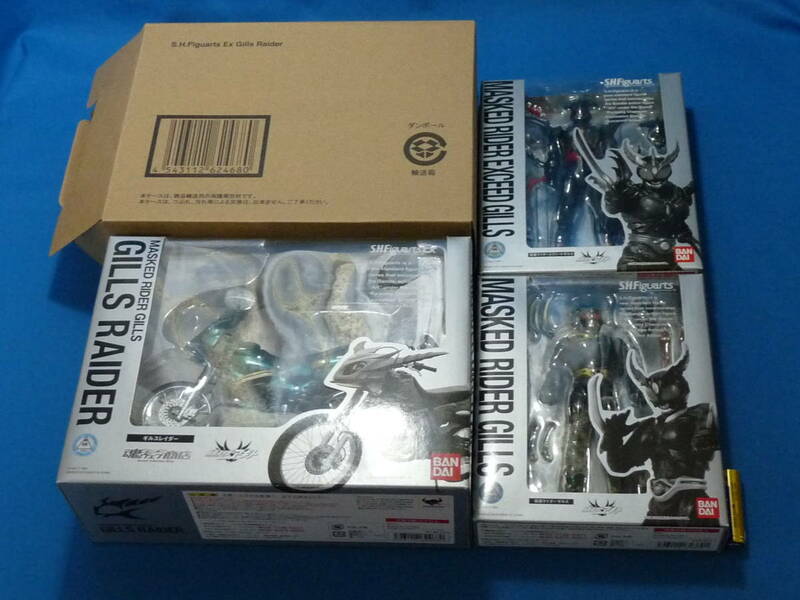 未使用品 S.H.Figuarts 仮面ライダーギルス エクシードギルス S.H.Figuarts EX ギルスレイダー 3点セット 仮面ライダーアギト