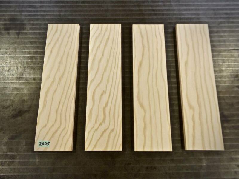 米松（300×77×10）mm 4枚です。 綺麗な木目　乾燥済み　無垢一枚板 送料無料 [2005]　 木材 花台 まな板 キャンプ 板