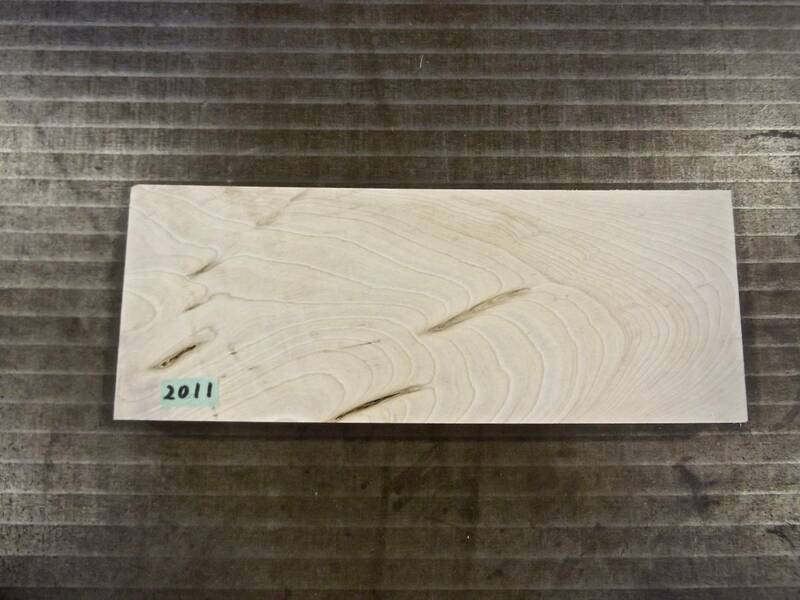 栃 縮み杢（265×101×22）mm 　1枚　乾燥済み　無垢一枚板 送料無料 [2011]　トチ とち 木材 花台 まな板 キャンプ チジミ杢 トラ杢