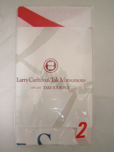 B'z ビーズ 松本孝弘&ラリーカールトン LARRY CARLTON & TAK MATSUMOTO TAKE YOUR PICK バンダナ [dtb