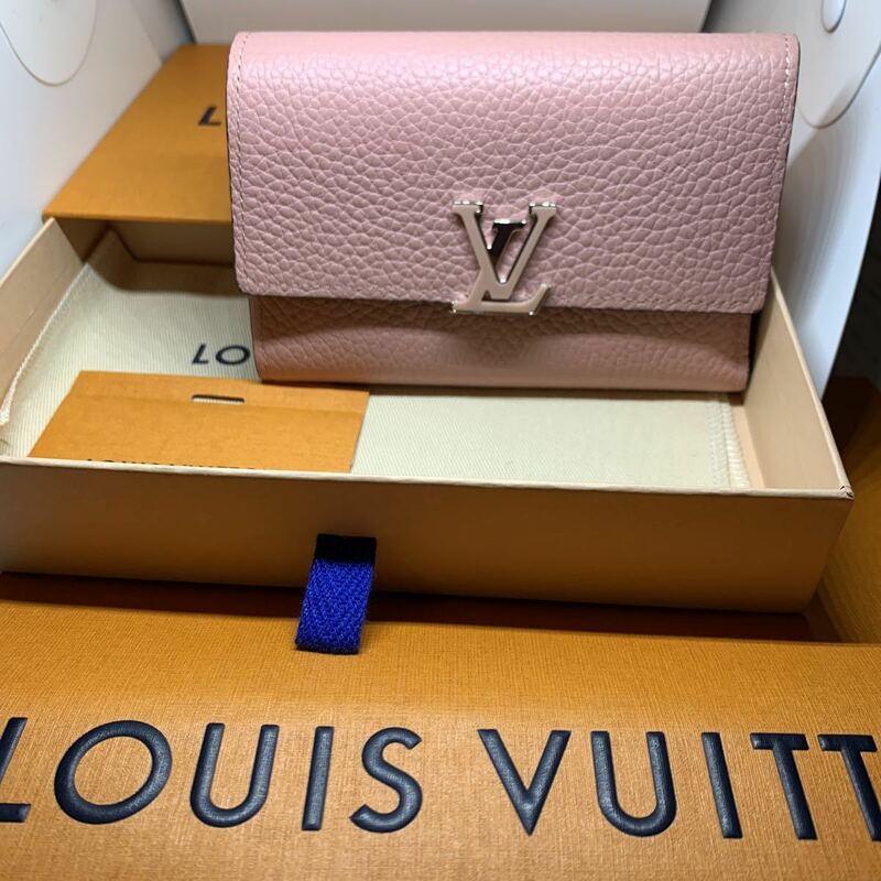 LOUIS VUITTON ルイヴィトン 財布 ミニ財布　13.5×9 牛革　ピンク　箱袋付　ポルトフォイユ　カプシーヌ コンパクト