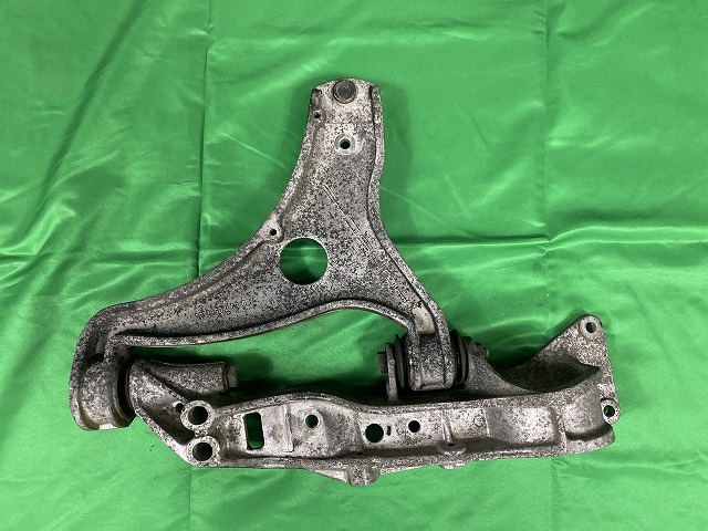 964フロントサイドメンバー＆トラックコントロールアーム　中古