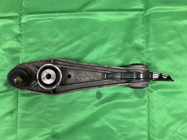 996フロント　トラックコントロールアーム　中古