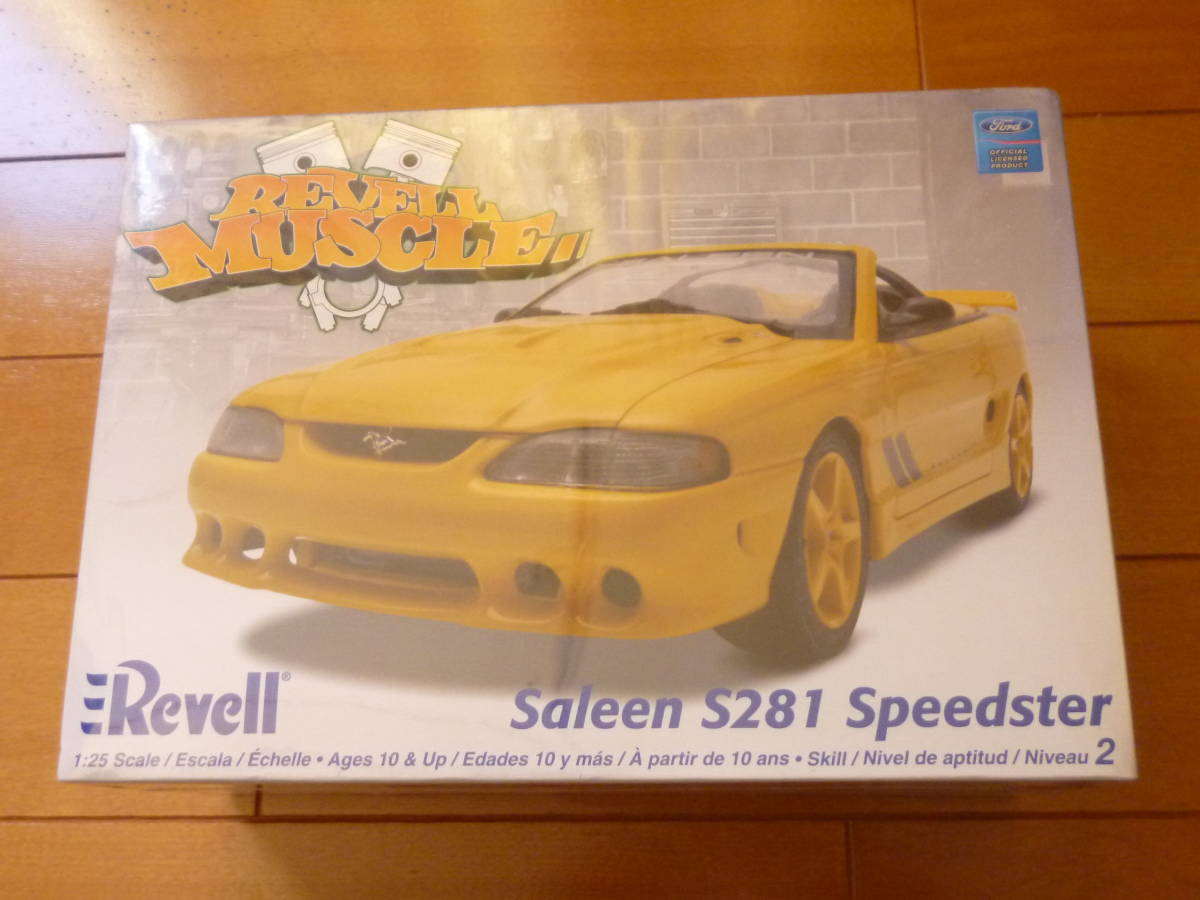 希少・未開封／1/25　フォード　サリーン　S281　スピードスター　1箱／レベル　Ford Saleen S281 Speedster Revell