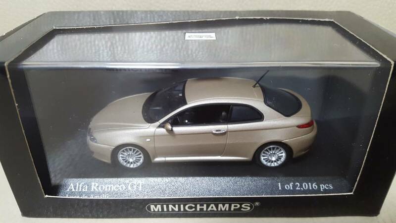 1/43★MINICHAMPS ミニチャンプス★Alfa Romeo GT 2003