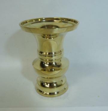 【お仏壇・仏具】仏壇の花瓶　磨き金色　5.0寸　高さ15cm