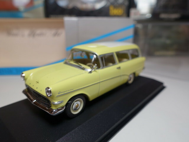 Opel Rekord Caravan 1958-1960 Yellow 1/43　MINICHAMPS　 ミニチャンプス　オペル　サーフバン　サーフィン　海 アンティーク 波乗り