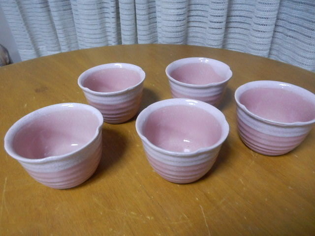 湯呑 5客 セット 桜のデザイン 桃色 コレクション まとめて 和食器 レトロ 美品 食器 茶器 キッチン 雑貨 ゆのみ 格安 コレクター 