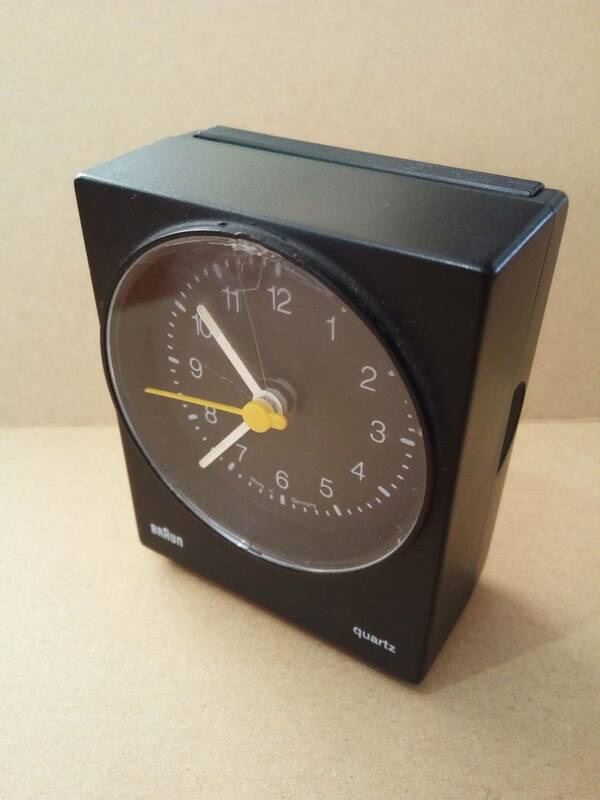 ブラウン ドイツ 小形置時計 目覚まし 優れたデザイン