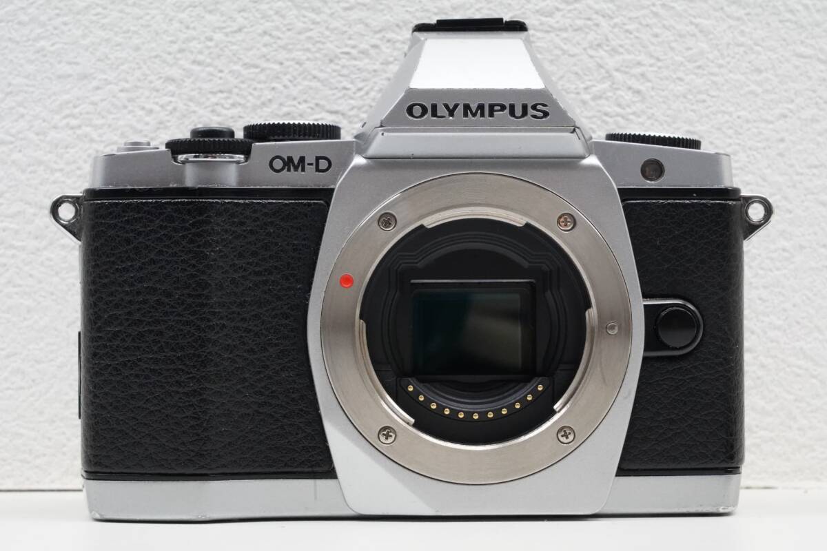 OLYMPUS OM-D E-M5 初代 シルバー ミラーレス デジタルカメラ 動作未確認