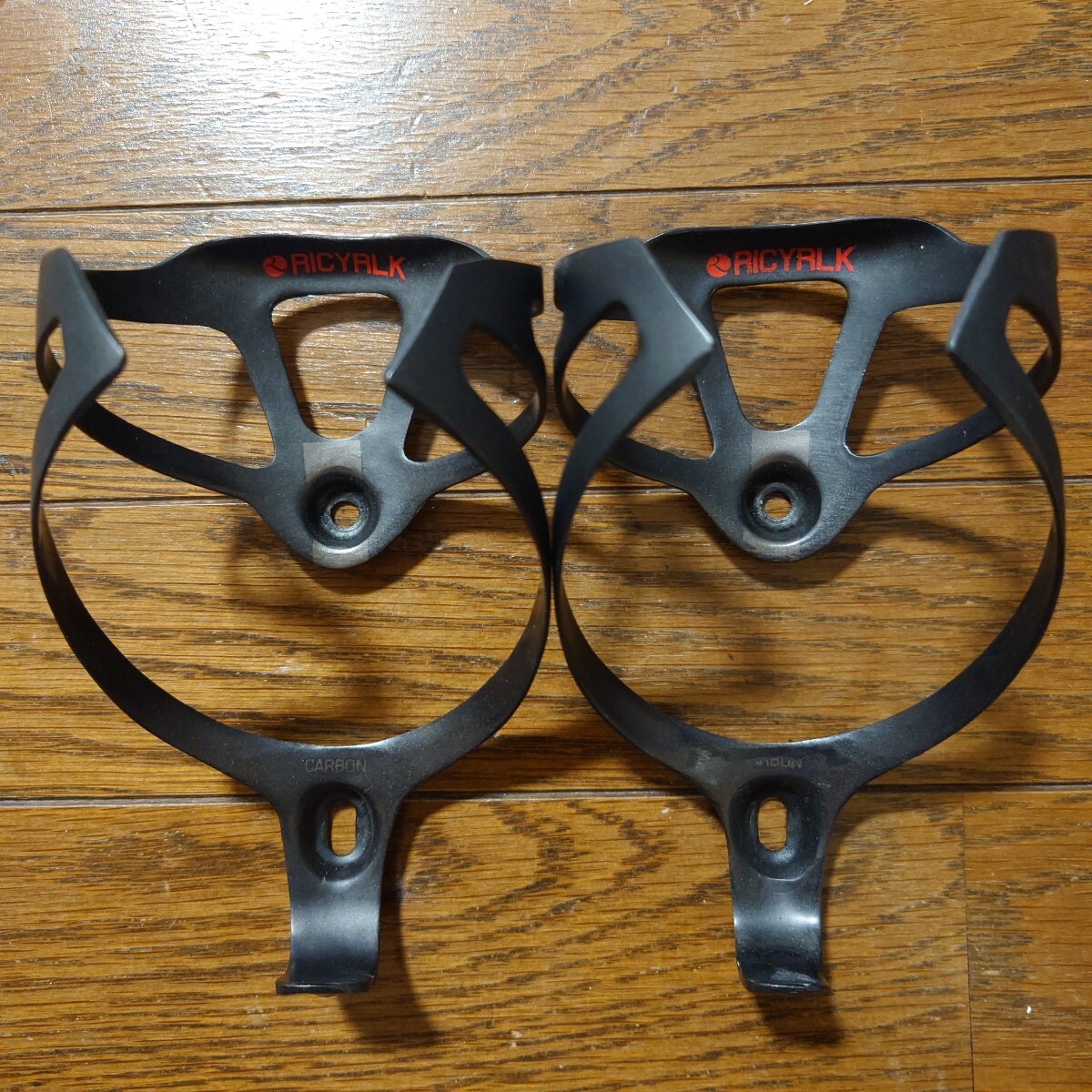 軽量18g RICYRLK カーボン ボトルケージ ブラック 2個セット ロードバイク　検索用 ボントレガー