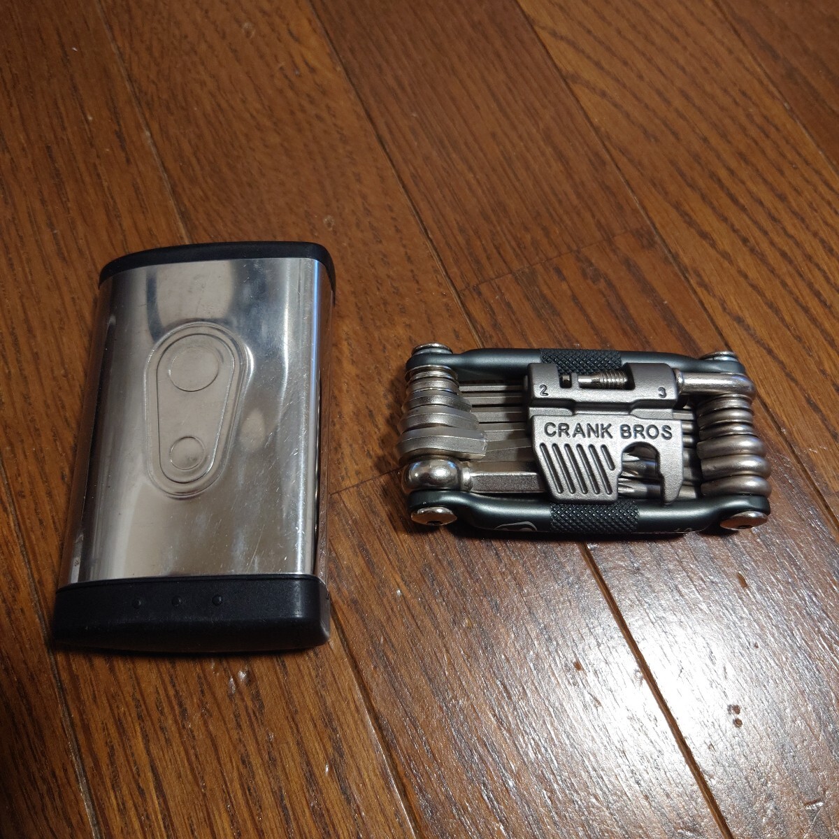 専用ケース付き 美品クランクブラザーズ マルチ19 携帯工具 マルチツール 六角レンチ　トルクス チェーンカッター スポークレンチ　BLUELUG