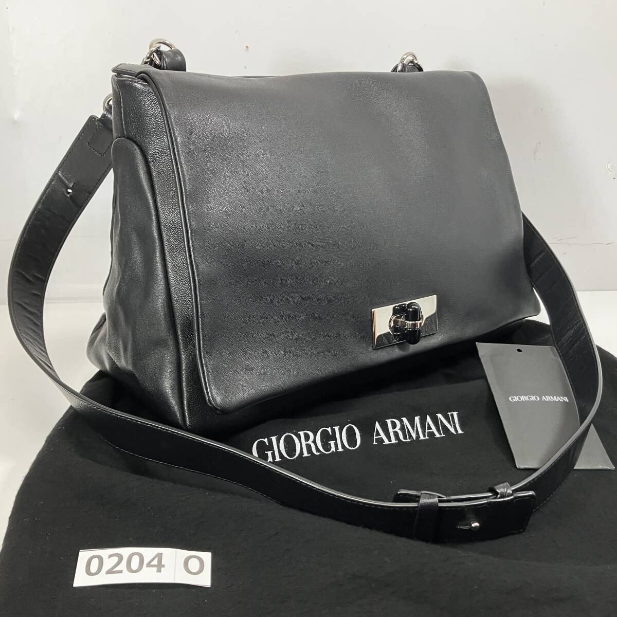(志)【美品】GIORGIO ARMANI/ジョルジオアルマーニ ナッパレザー 羊革 ショルダーバッグ Y1E119 ブラック 黒 袋/ギャランティ付属(I)0204O