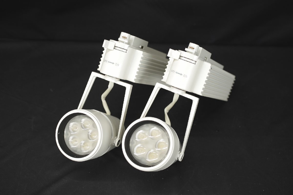 KOIZUMI コイズミ照明 XSE640460 2個セット 2015年製 配線ダクト取付型 スポットライト 展示業務照明 点灯確認済 シンプル ホワイト