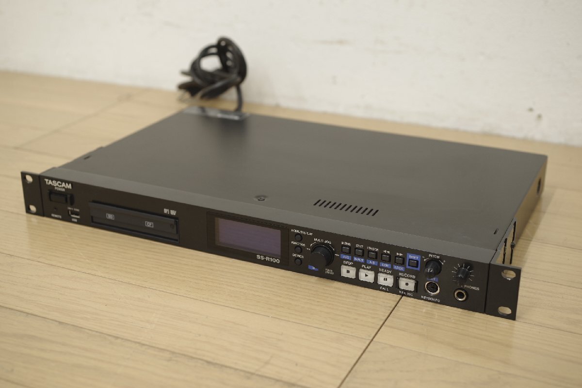 TASCAM タスカム SS-R100 ソリッドステートステレオオーディオレコーダー 動作確認済 リモコン付 中古 CF/SD/SDHCカード USBメモリー (C)