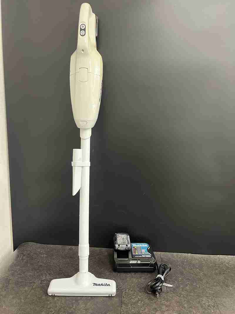 CT13436　Makita CL107FD 充電式クリーナー コードレスクリーナー マキタ　充電器/バッテリー　DC10SA/BL1015