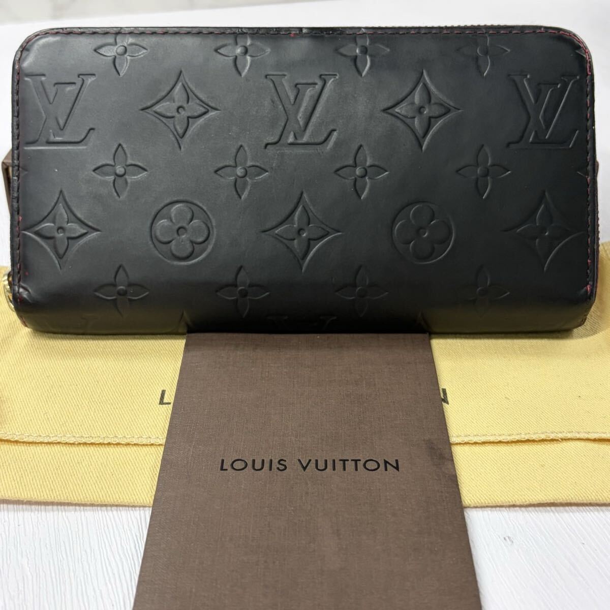 ルイヴィトン　LOUIS VUITTON ヴェルニ　財布　長財布　ジッピーウォレット　レディース