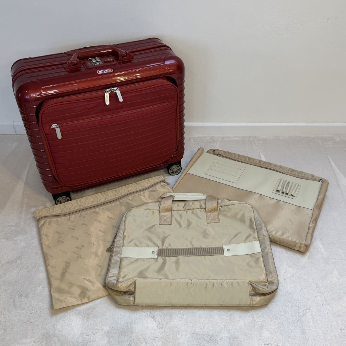 RIMOWA Salsa Deluxe/サルサデラックス ビジネストロリー 4輪 オリエンタルレッド 42L Made in Germany