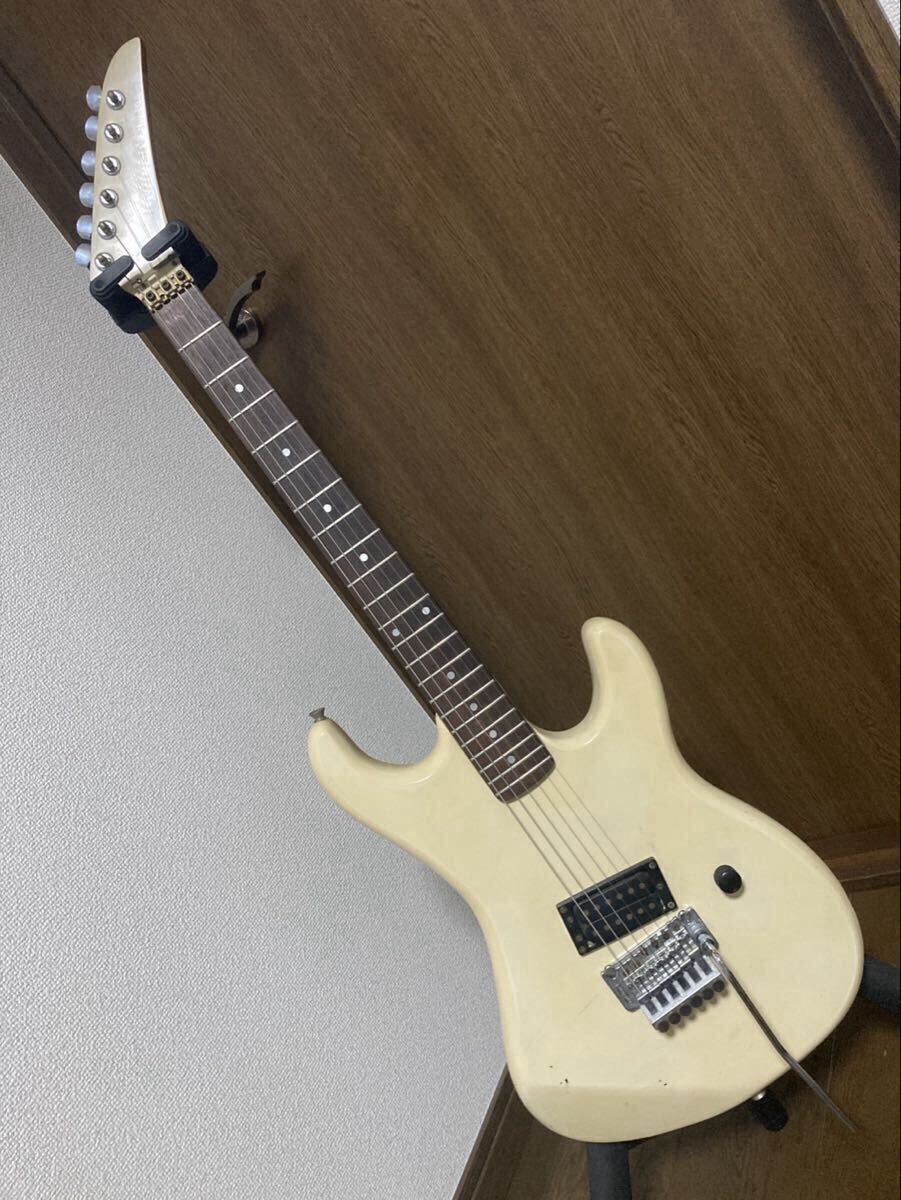 KRAMER クレイマー STRIKER 100ST ストラトタイプ　エレキギター フロイドローズ