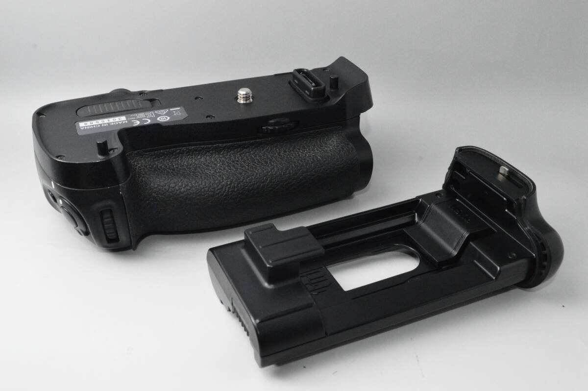#a2749【並品】 Nikon ニコン マルチパワーバッテリーパック MB-D17