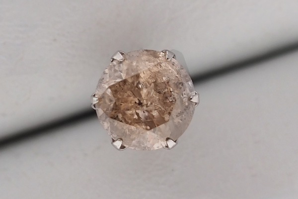 大粒！プラチナ900 ダイヤモンド0.97ct 片耳ピアス プラチナダイヤピアス 片方ピアス ブラウンダイヤ 一粒ピアス お値段＆大きさ重視の方