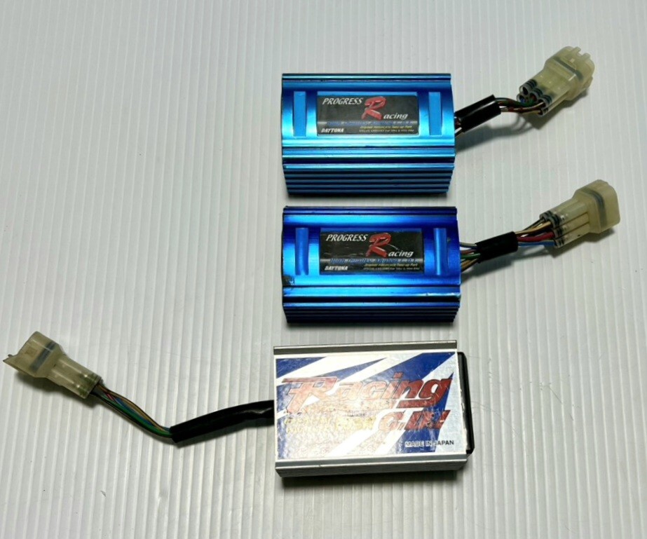 B252 ★DAYTONA デイトナ PROGRESS Racing 2/ CREATIVE FACTORY POSH Racing SUPER BATTERY 1台 部品取り ジャンク品