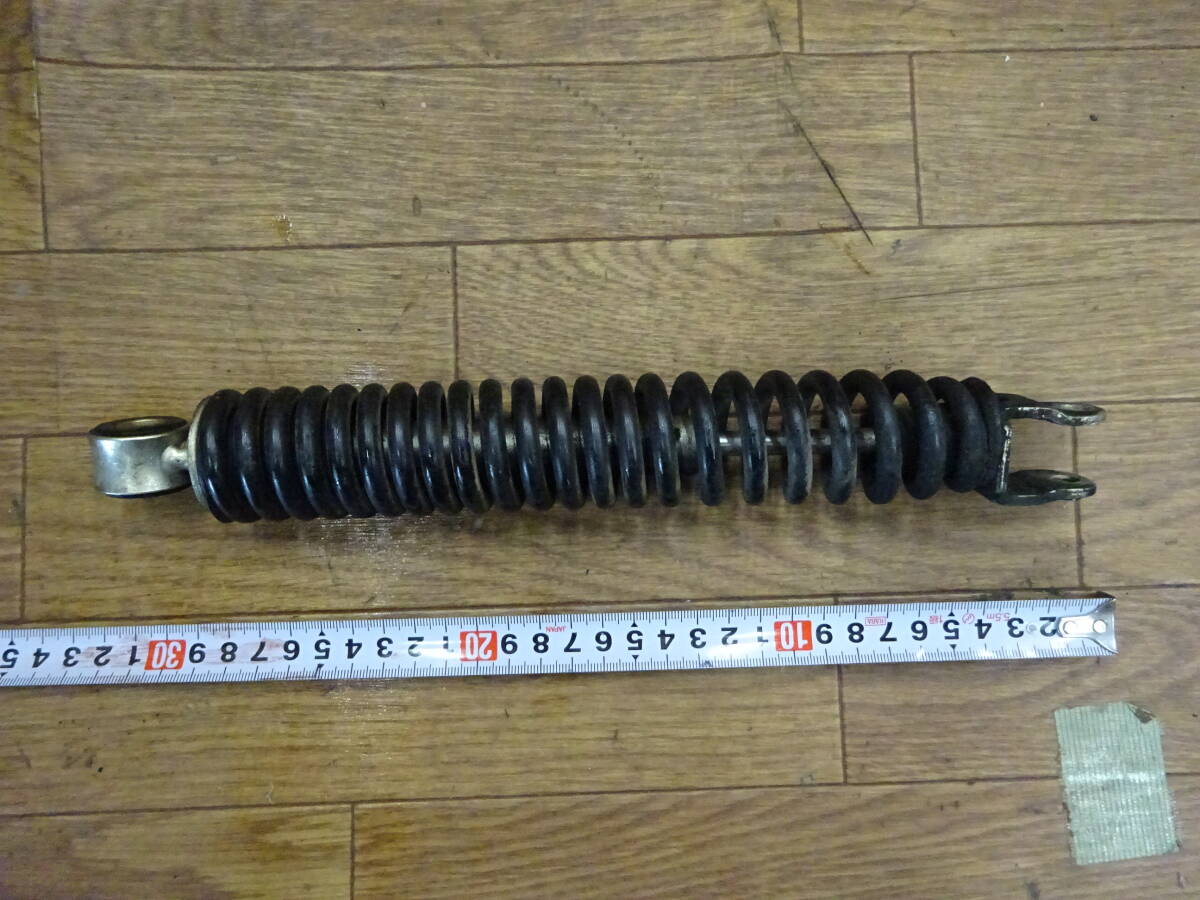 368、バネ　黒色　細長　前橋市から