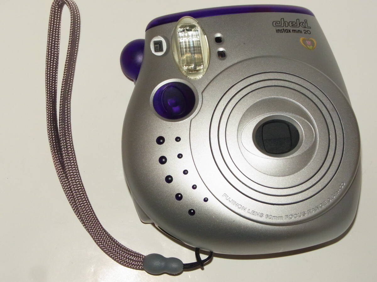フジ　チェキ　instax mini 20 　ストラップ付