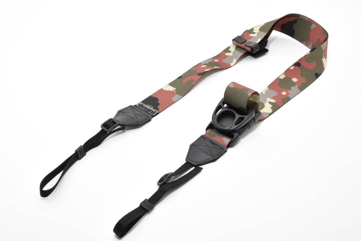 ■ ほぼ新品 ■ ダイアナグル　diagnl ninja strap 38mm カモ 《すぐに使えます！》 ニンジャストラップ カメラストラップ 迷彩#A0889-08F