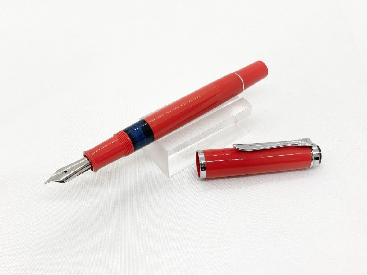 ▼　【Pelikan / ペリカン 万年筆 クラシック M205 レッド】001-02602