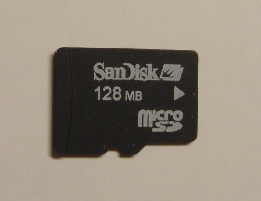 SanDisk 128MB micro SD カード