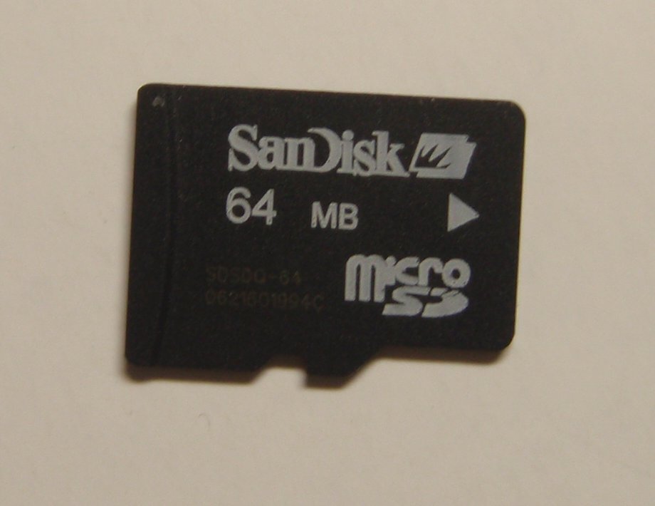 SanDisk 64MB micro SD カード