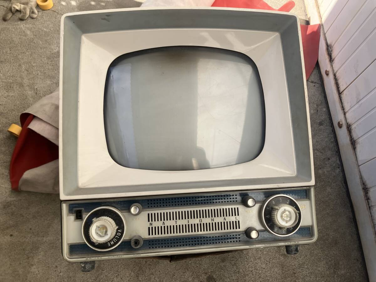 昭和レトロ　ナショナル　真空管　テレビ　大きさ44㎝×43㎝位　ジャンク　テレビ3