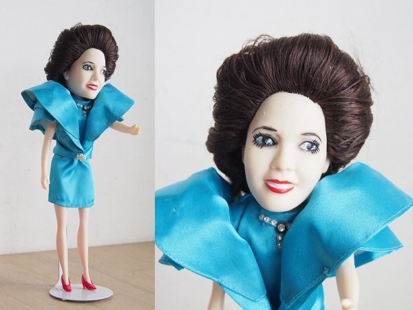 キンチョウジェットCMデヴィ夫人人形　非売品　懸賞品　金鳥ジェット　デヴィ・スカルノ　ソフビ　人形　フィギュア　土台付　2-30