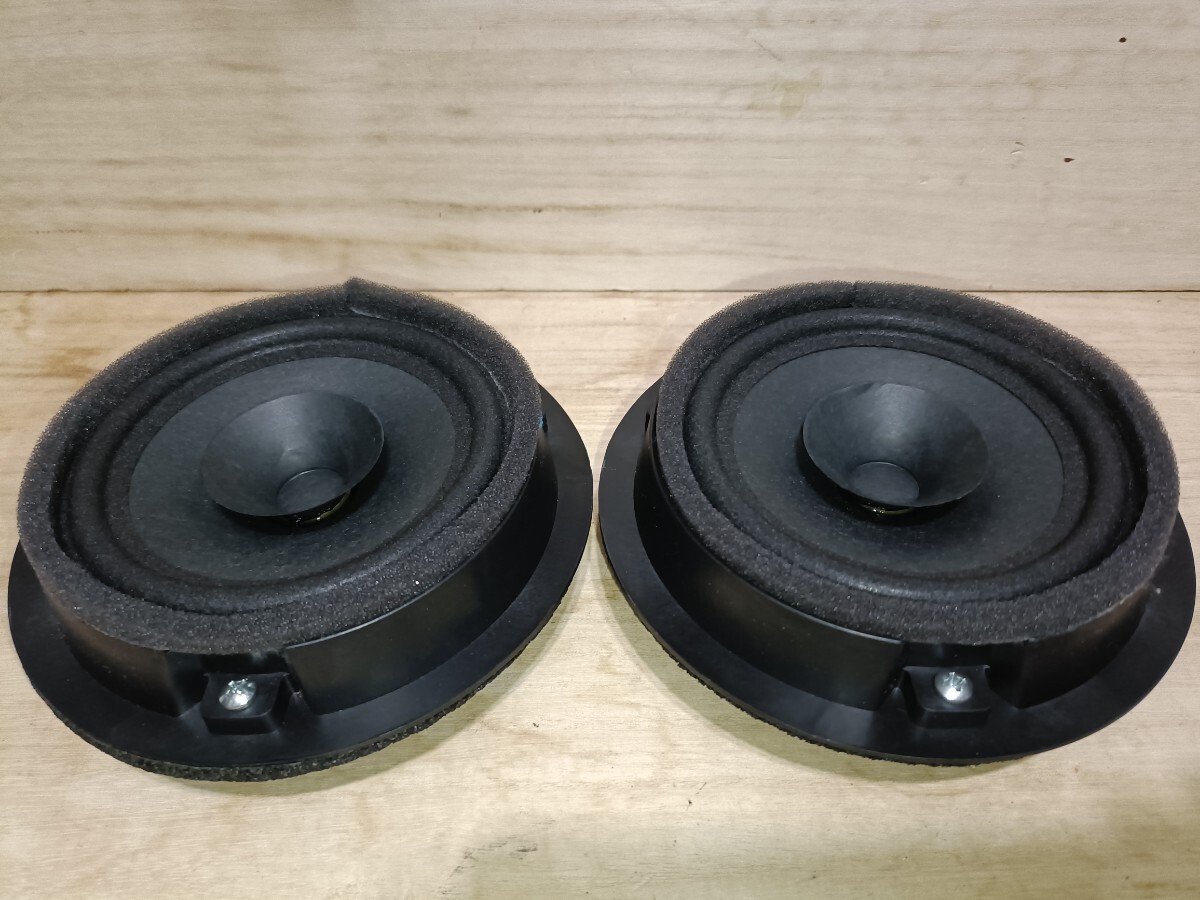 SUZUKI　純正スピーカーユニットペア(中古品)　 スズキ1 ジムニーなど