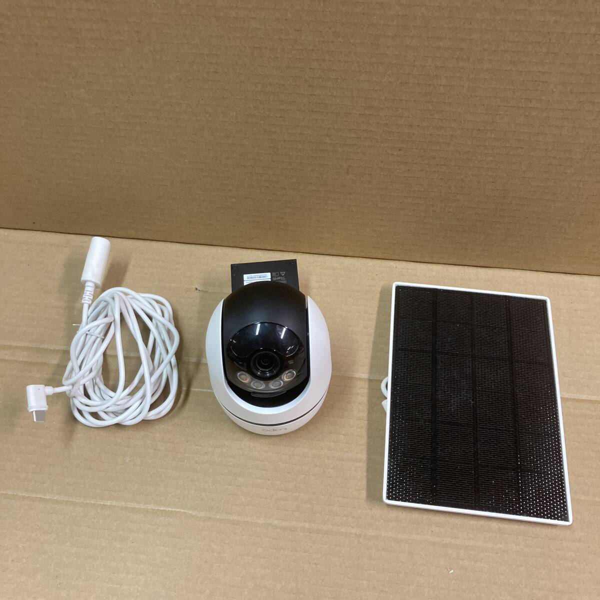 2201355　TP-Link Tapo(タポ) 防犯カメラ 屋外 ソーラー 見守りカメラ スマホ対応 太陽光パネル付 2K 300万画素 TP-Link TC90 KIT