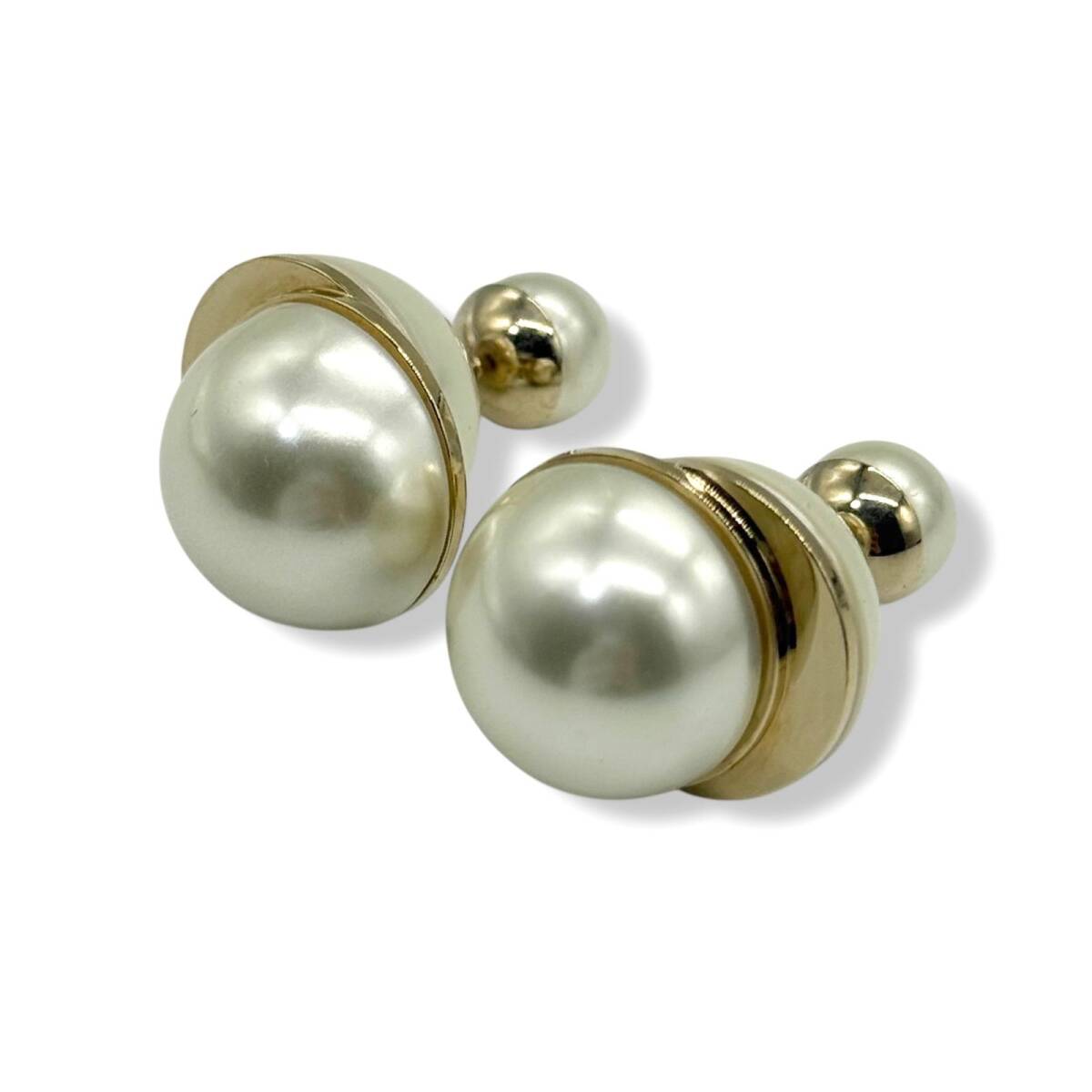 Dior ディオール トライバル ピアス Tribales パール フェイクパール アクセサリー ホワイト ゴールド スタッドピアス アクセサリー 4690