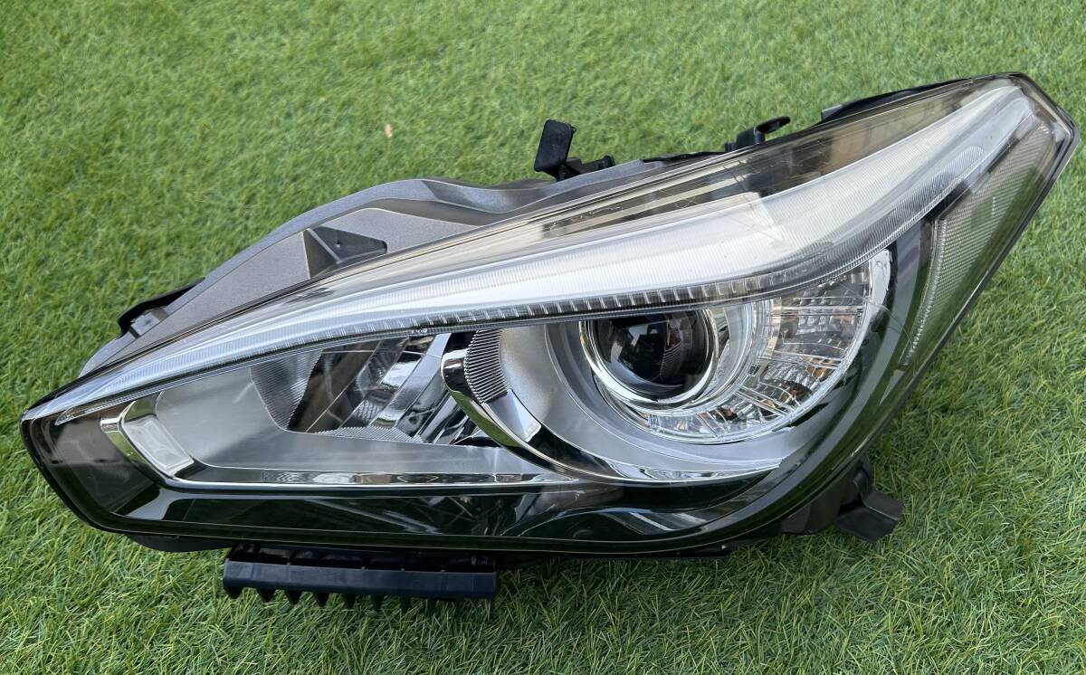 ジャンク☆日産☆ニッサン Y51 フーガ 後期 純正 左側 LED ヘッドライト KOITO 100 23647 ②