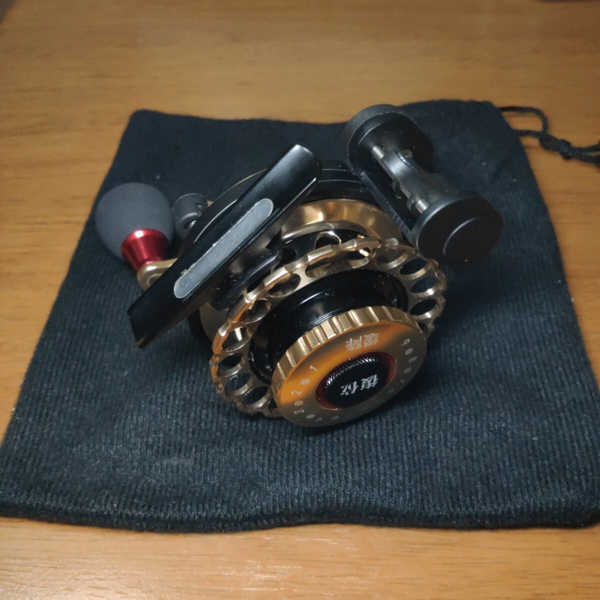 未使用 イカダリール 筏釣り 落とし込み チヌ 3.6:1ギア レベルワインダー 巾着袋　付き釣り　フィッシング 送料無料