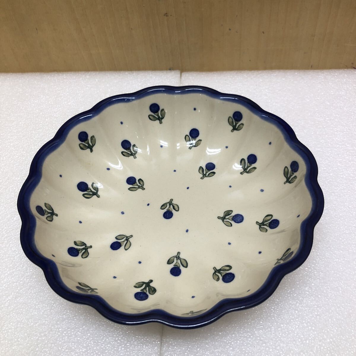 TK6564 波波ボウル　フリルボウル　フィオーレ　ポーランド食器　ポーランド陶器　ポーリッシュポタリー　ツェラミカ 直径19.7cm 0206