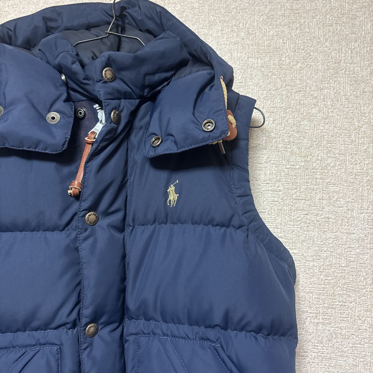 美品 POLO RALPH LAUREN ダウンベスト レディースM 165/92A ネイビー フード付 ポロラルフローレン ロゴ刺繍 レザージップ