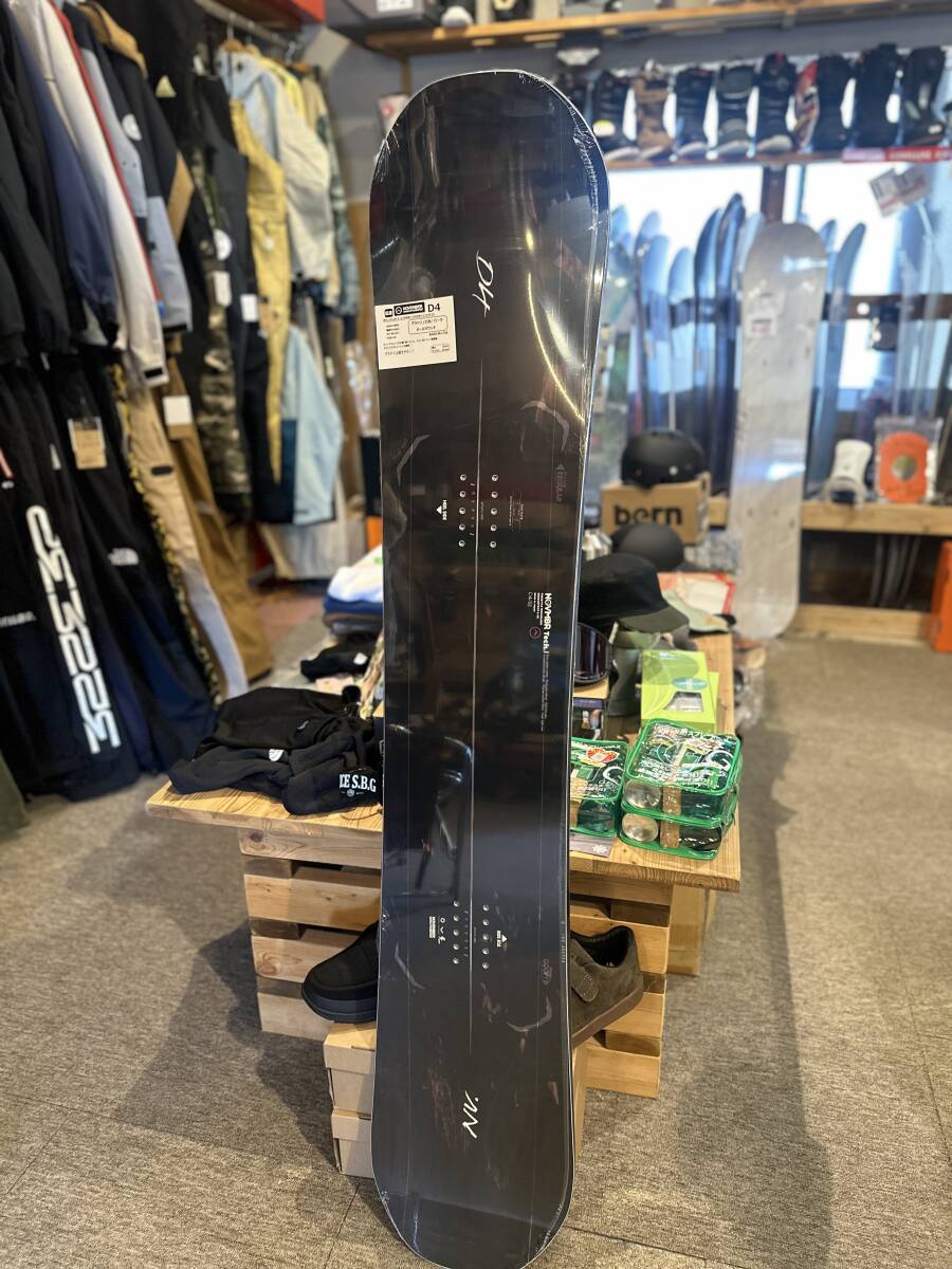 NOVEMBER　ノーベンバー　スノーボード　D4　１番やわらかい　新品　 152cm