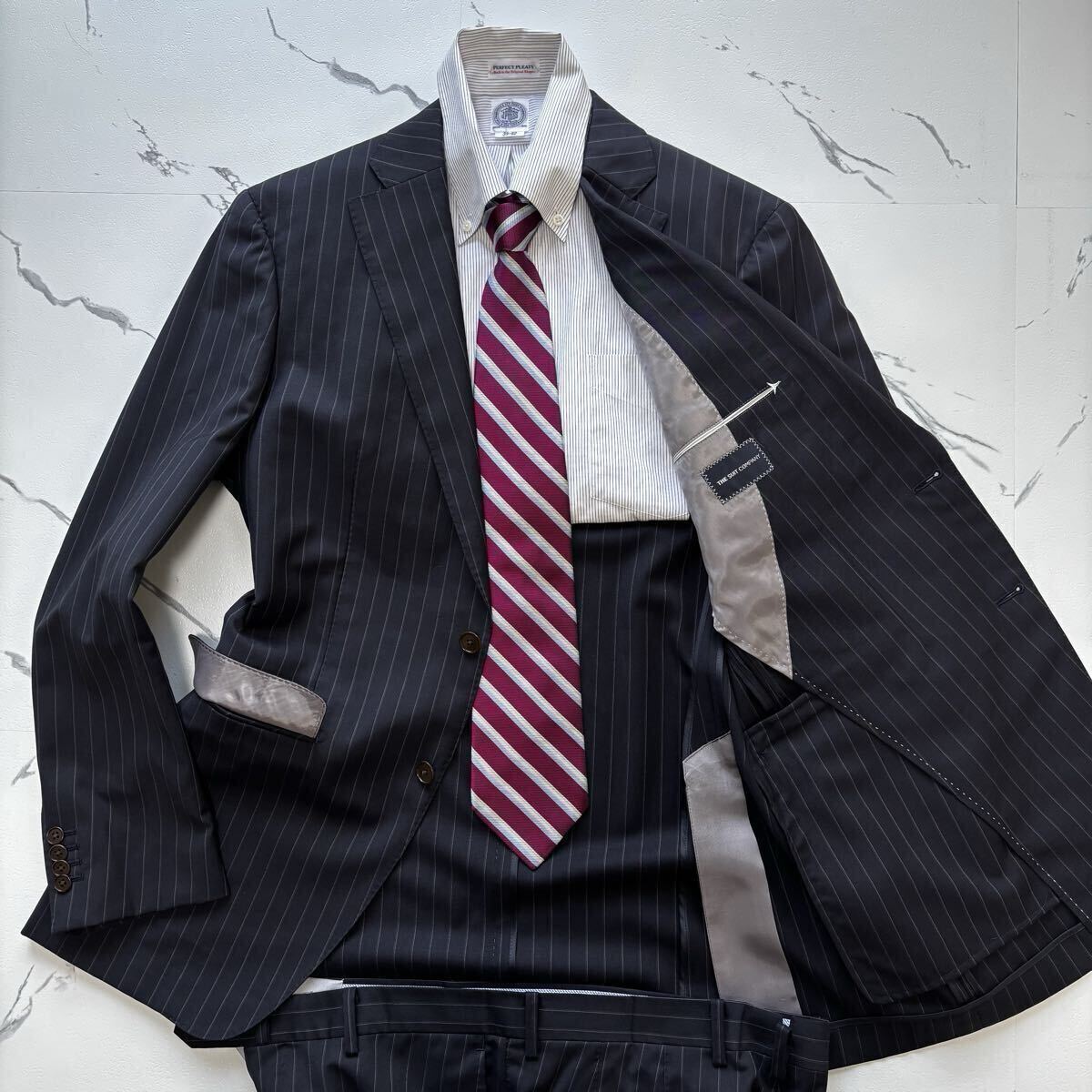 未使用級◎レダ×スーツカンパニー『圧倒的高級感』REDA THE SUIT COMPANY スーツ セットアップ ネイビー ストライプ 180cm-8drop XL相当