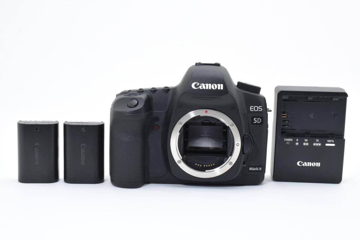 #5142 【シャッター数わずか8409回！】 Canon EOS 5D Mark II ボディ★バッテリー2個付★外観・光学ともに綺麗★動作絶好調