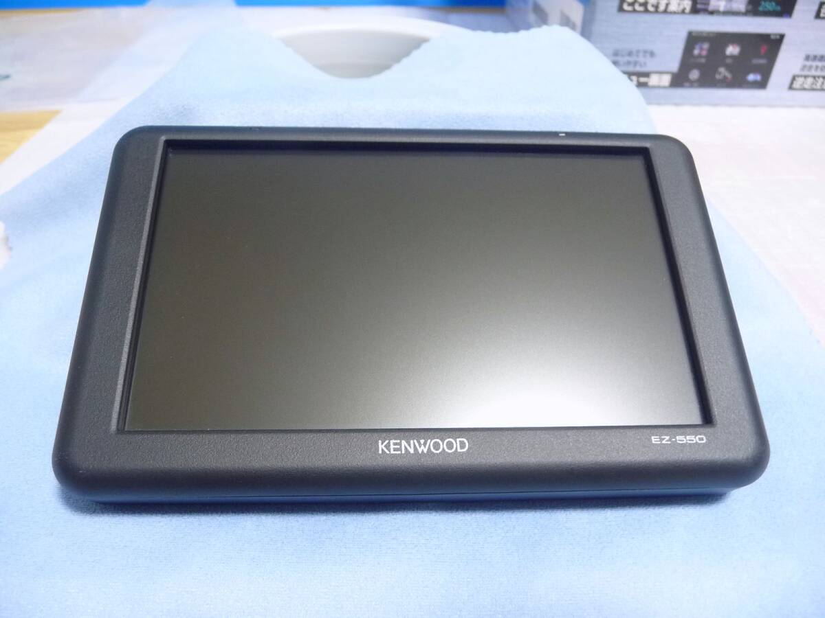 ◆展示品(ほぼ新品) KENWOOD（ケンウッド）5V型 ポータブルナビゲーション ココデス EZ-550 [ワンセグTVチューナー内蔵/SD対応] 保証付