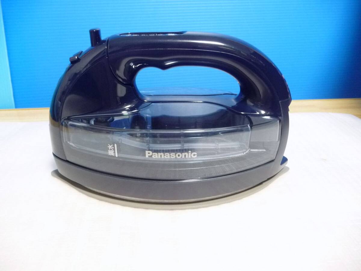 ◆未使用展示品 パナソニック Panasonic コードレス スチームアイロン NI-WL508-A [Wヘッドベース/ハンガーショット機能/衣類除菌] 保証付
