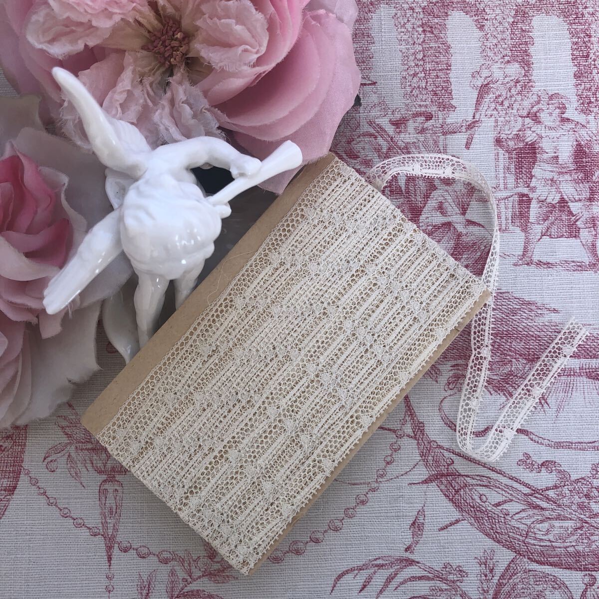 フランスアンティーク豪華！美しいチュール系極細レース！0.8cmx565cm 未使用　刺繍　上品　水玉　ドールに　ロマンティック　ハンドメイド